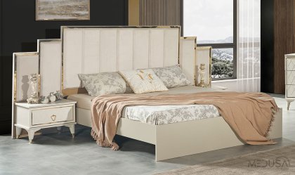 Medusa Home - Elise Karyola Medusa Home - Elise Karyola