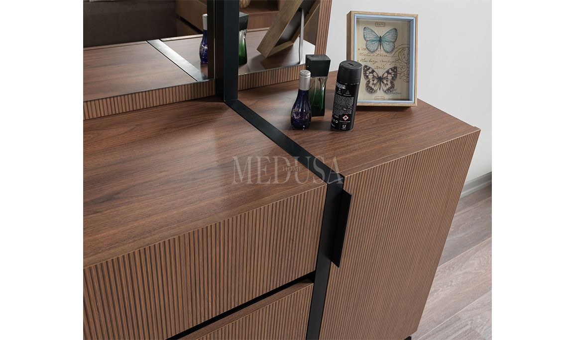 Medusa Home Mobilya - Kaplan 6 Kapılı Yatak Odası