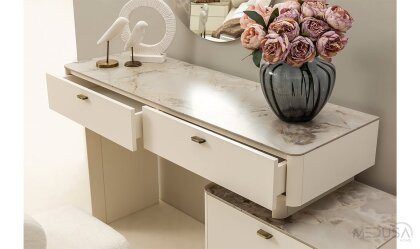 Medusa Home Mobilya - Pufa Yatak Odası